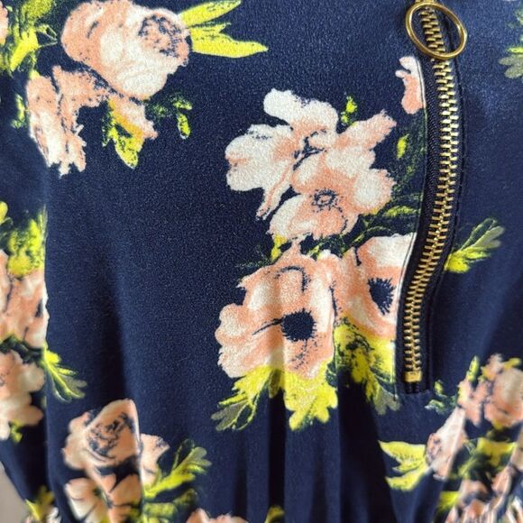 NWOT J for Justify Navy Blue Floral Romper - Picture 4 of 6